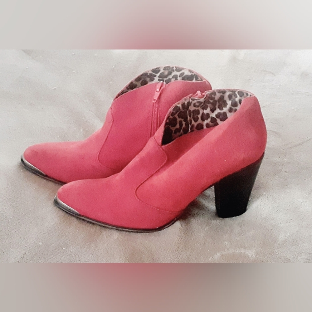 mtng Red Suede Booties